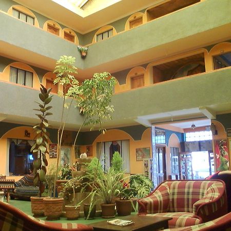 Hotel Utama Copacabana  Exterior photo