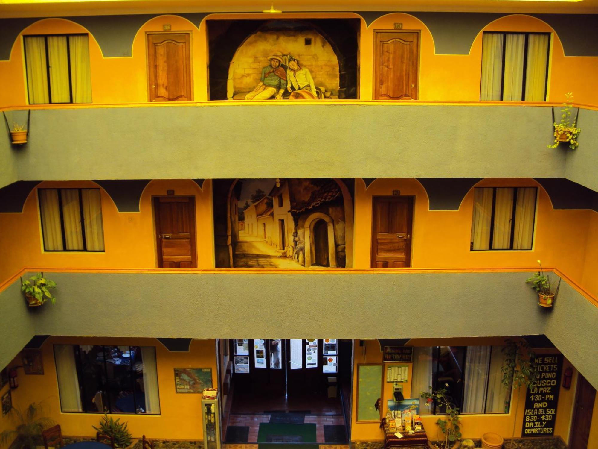 Hotel Utama Copacabana  Exterior photo